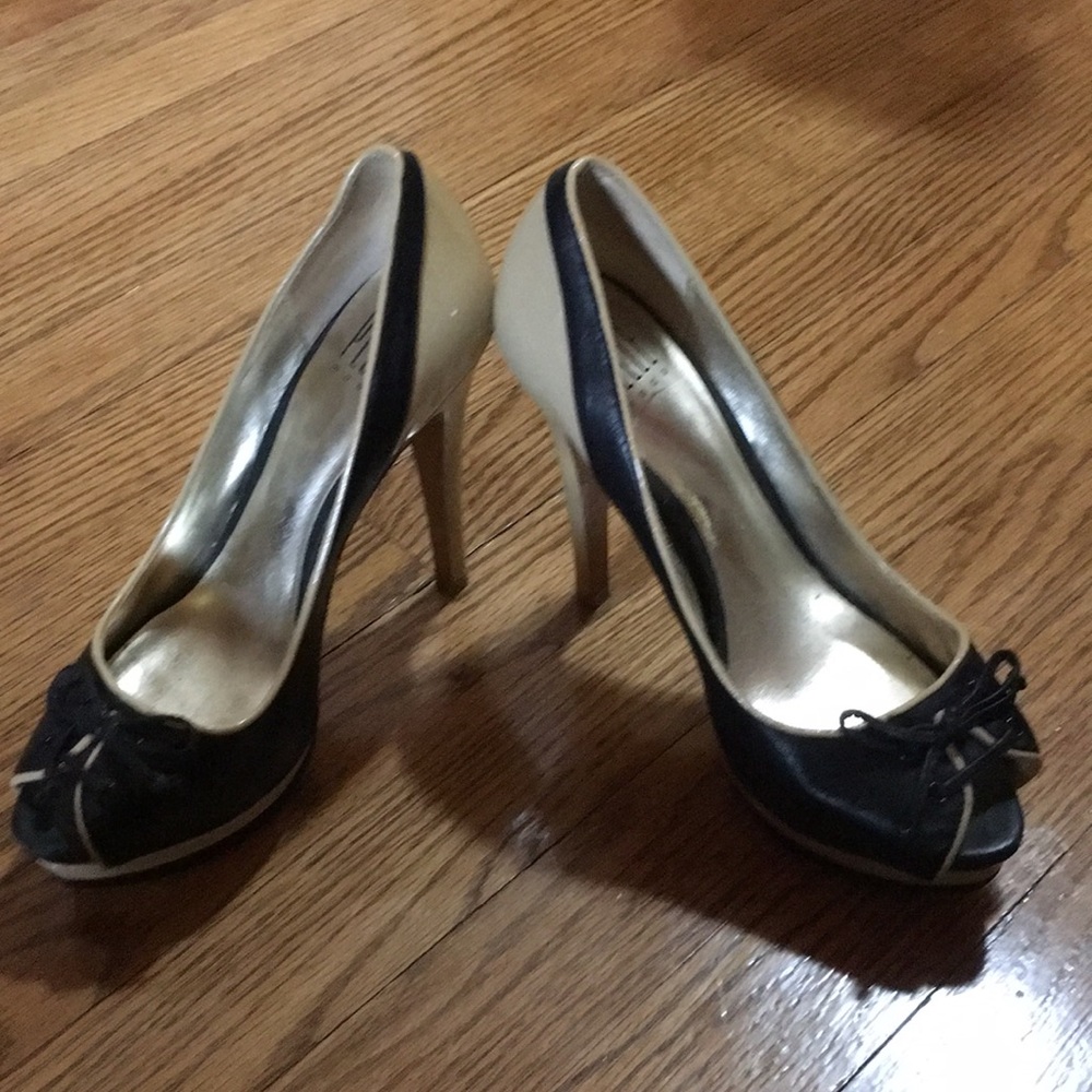 Black and Tan heels - Pelle Moda